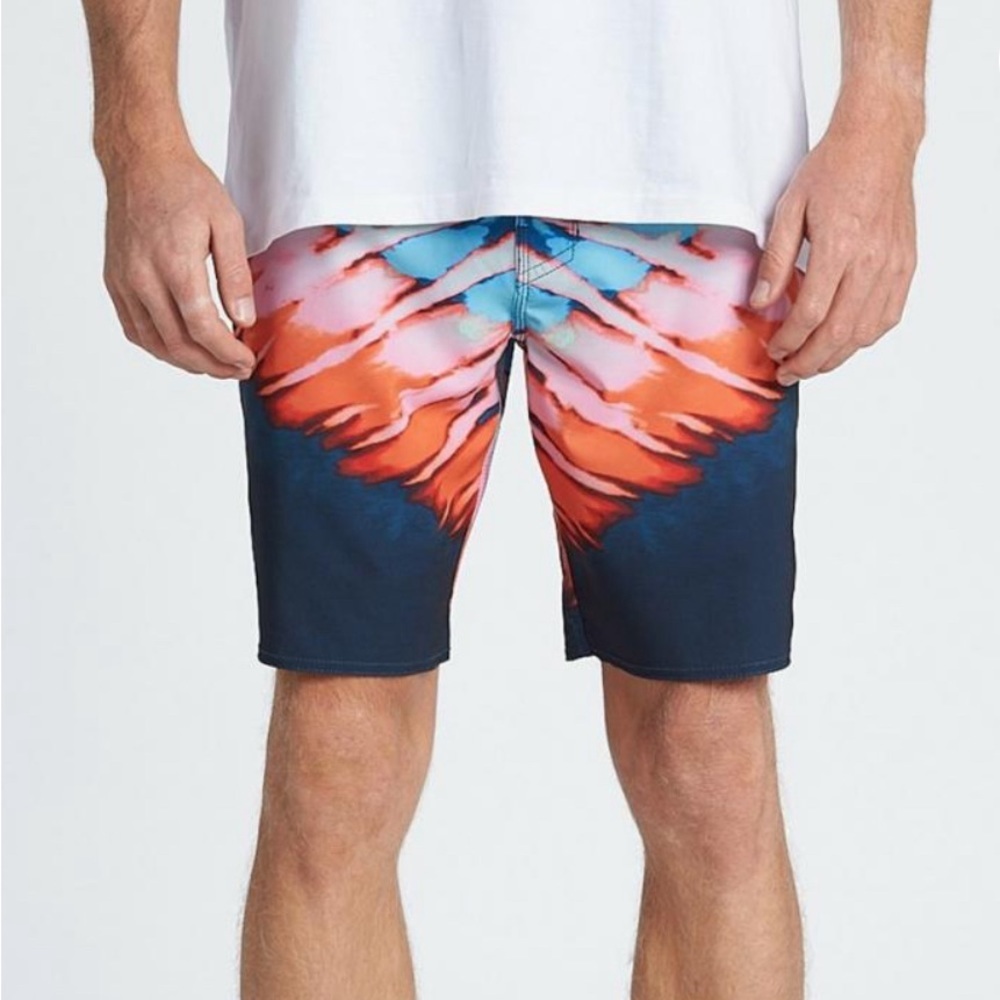 BILLABONG Colorful Tie-dye Swim Suit Men’s Shorts size 31